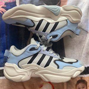 Blue color way adidas adiprene